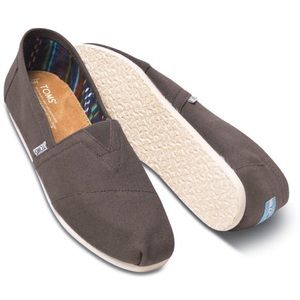 NEW Toms classic slip ons